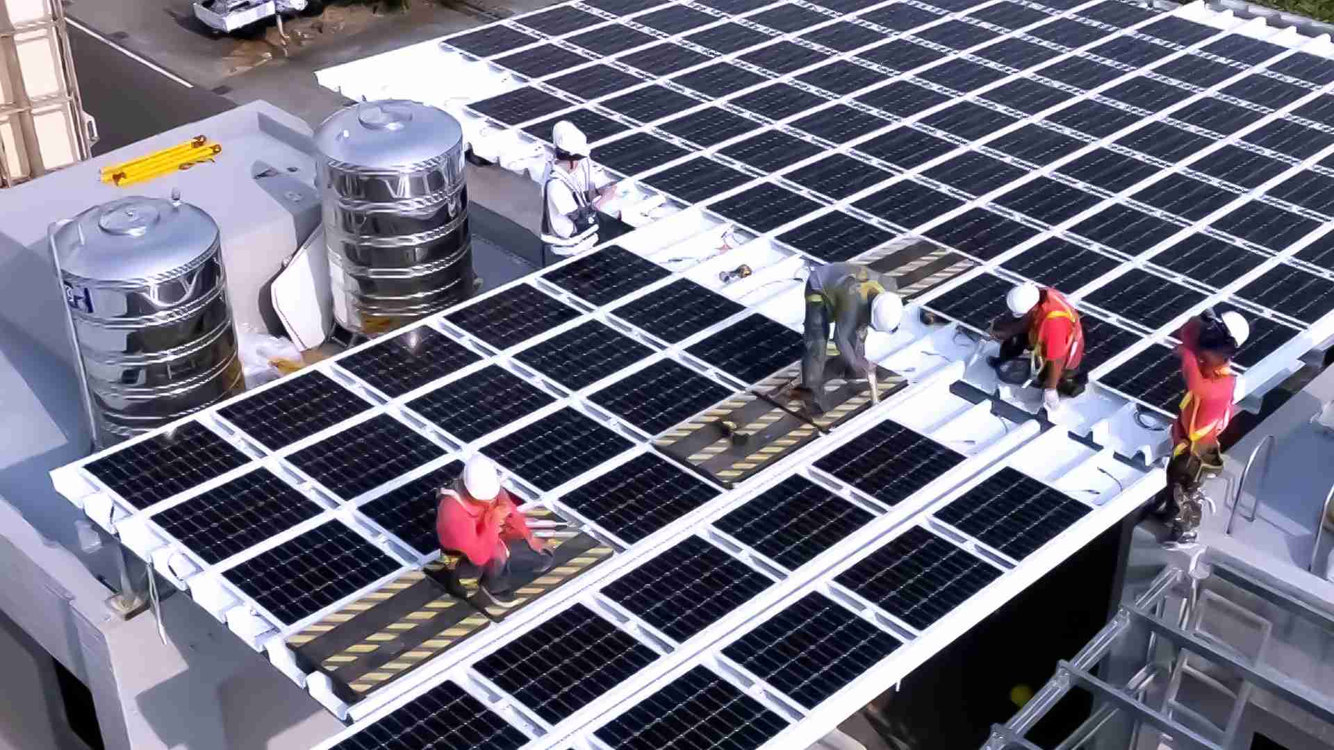 壹号平台着力于替代能源之技术研发，，如光电浪板的相关制程、、、、设备与产品，，，其中所开发之光电整合型浪板，，，，减少传统金属支架安装，，，，更提升耐候度，，可广泛运用于多元场域，，，，并辅助建筑达到净零碳排目标